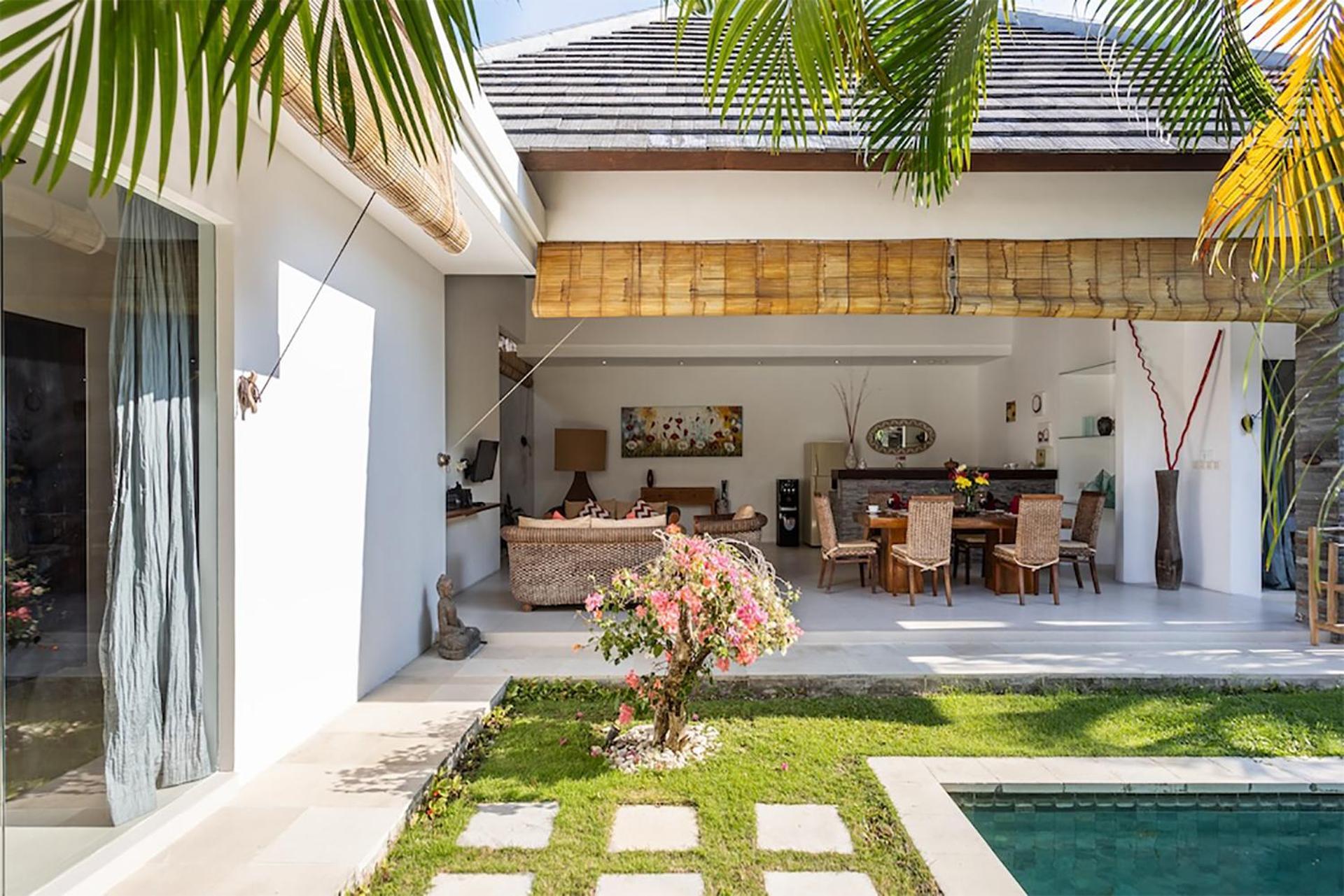 Villa Lotus By Optimum Bali Villas Семиняк Екстериор снимка