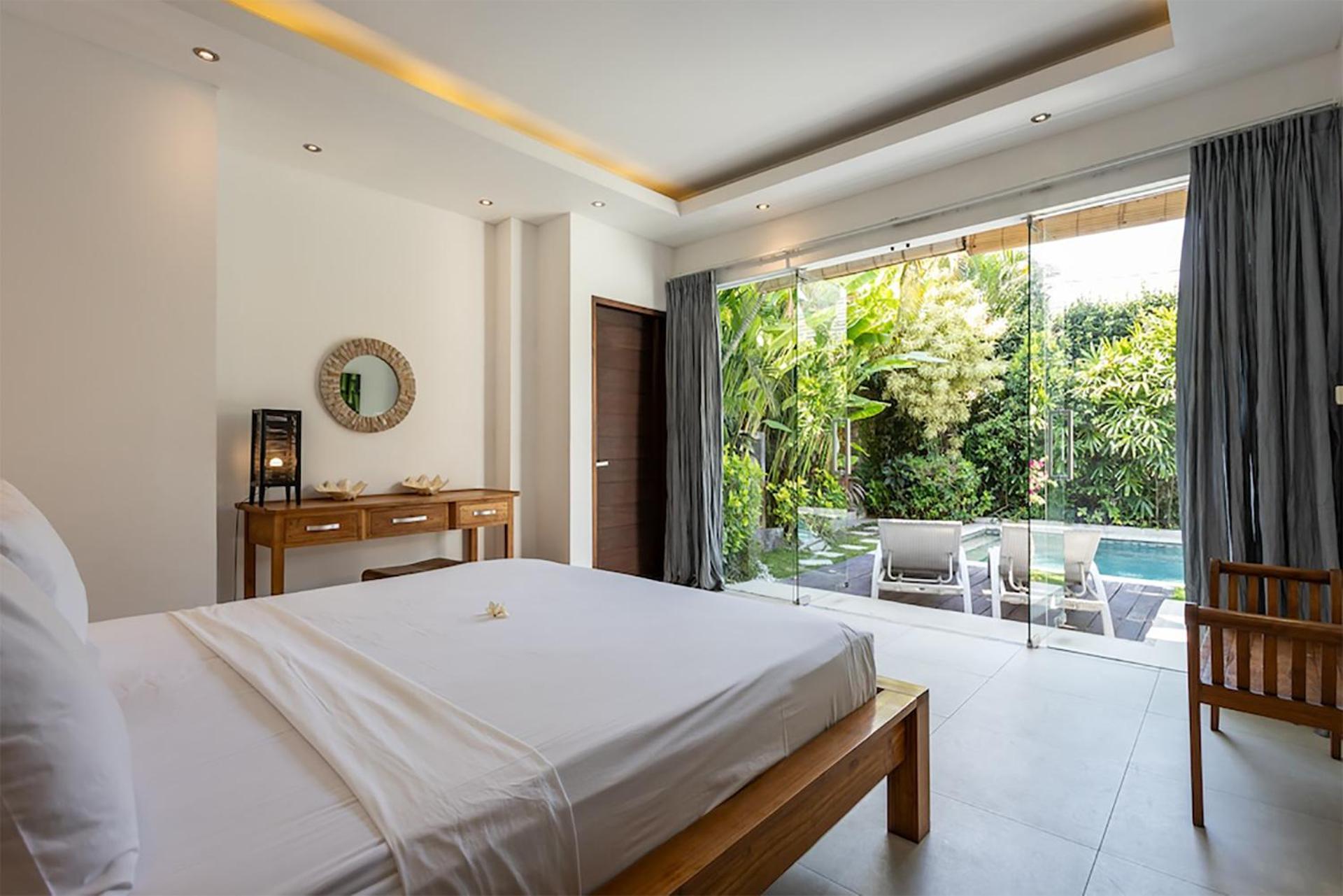 Villa Lotus By Optimum Bali Villas Семиняк Екстериор снимка