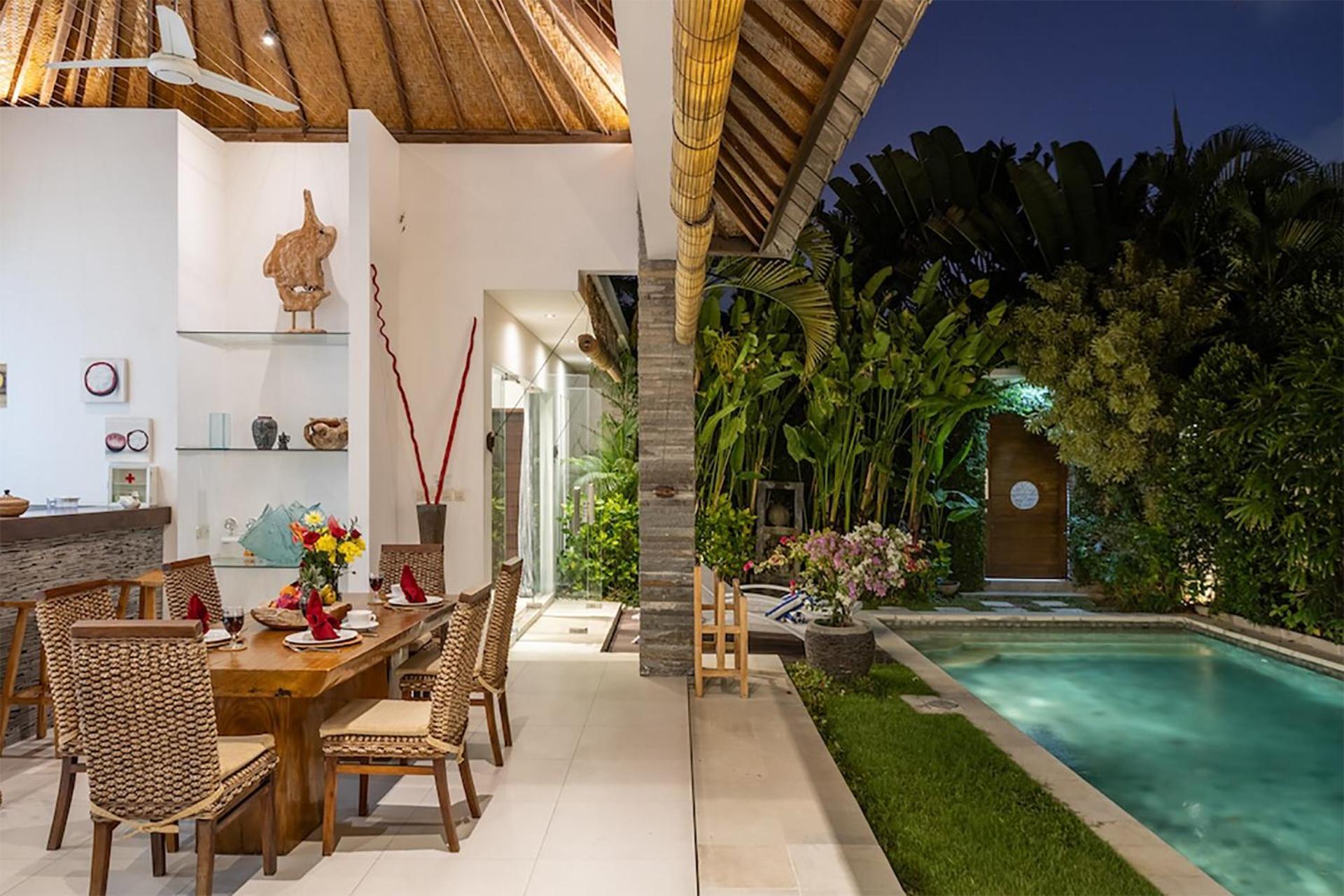Villa Lotus By Optimum Bali Villas Семиняк Екстериор снимка