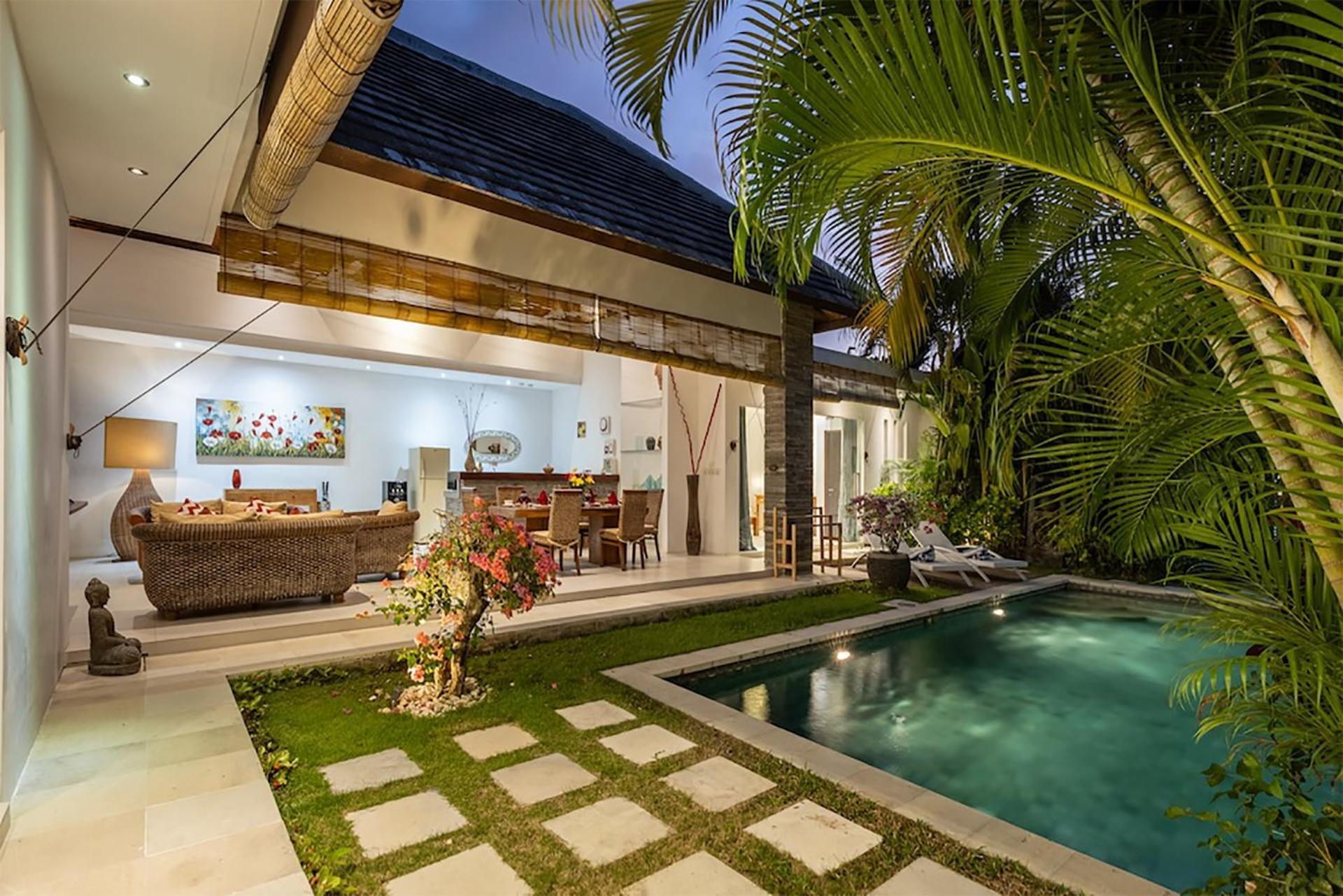 Villa Lotus By Optimum Bali Villas Семиняк Екстериор снимка