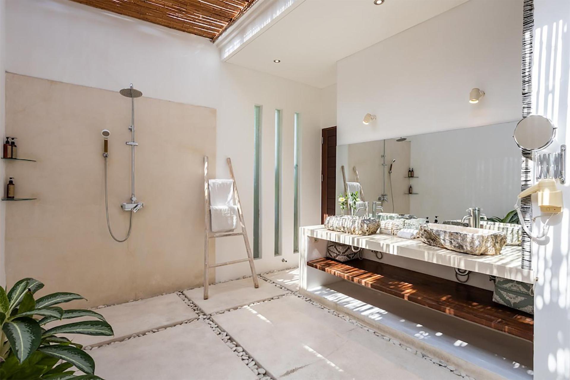 Villa Lotus By Optimum Bali Villas Семиняк Екстериор снимка