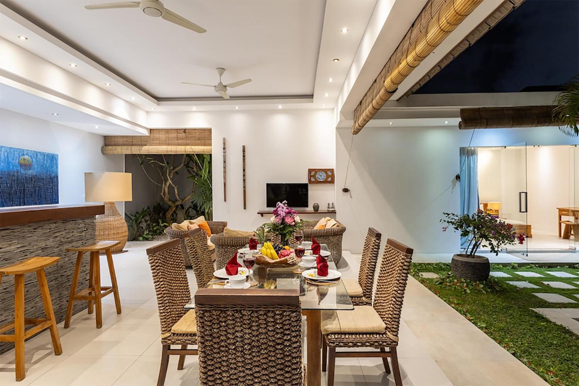Villa Lotus By Optimum Bali Villas Семиняк Екстериор снимка